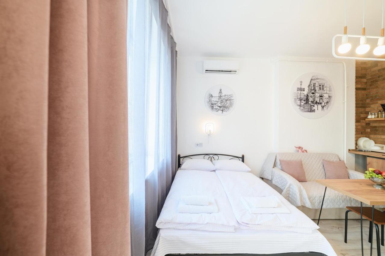 Ferienwohnung Затишні Смарт-Квартири В Історичному Центрі! Uschhorod Exterior foto