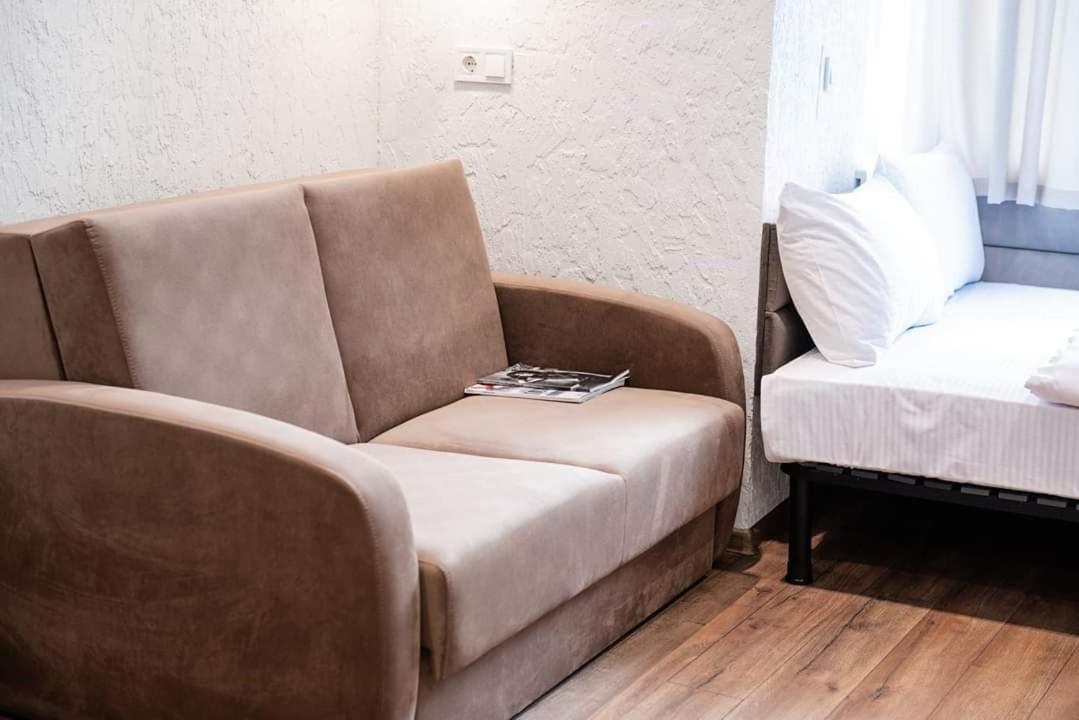 Ferienwohnung Затишні Смарт-Квартири В Історичному Центрі! Uschhorod Exterior foto
