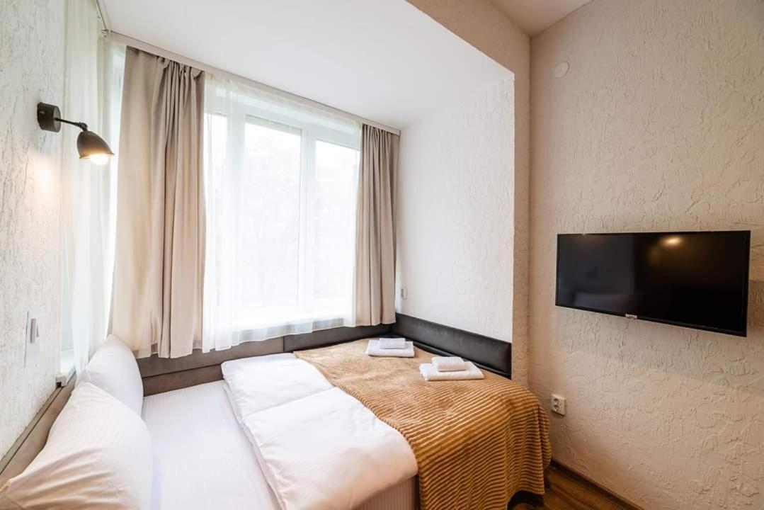 Ferienwohnung Затишні Смарт-Квартири В Історичному Центрі! Uschhorod Exterior foto