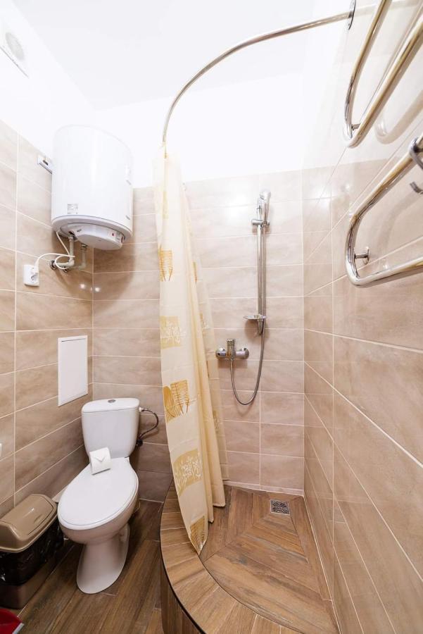 Ferienwohnung Затишні Смарт-Квартири В Історичному Центрі! Uschhorod Exterior foto