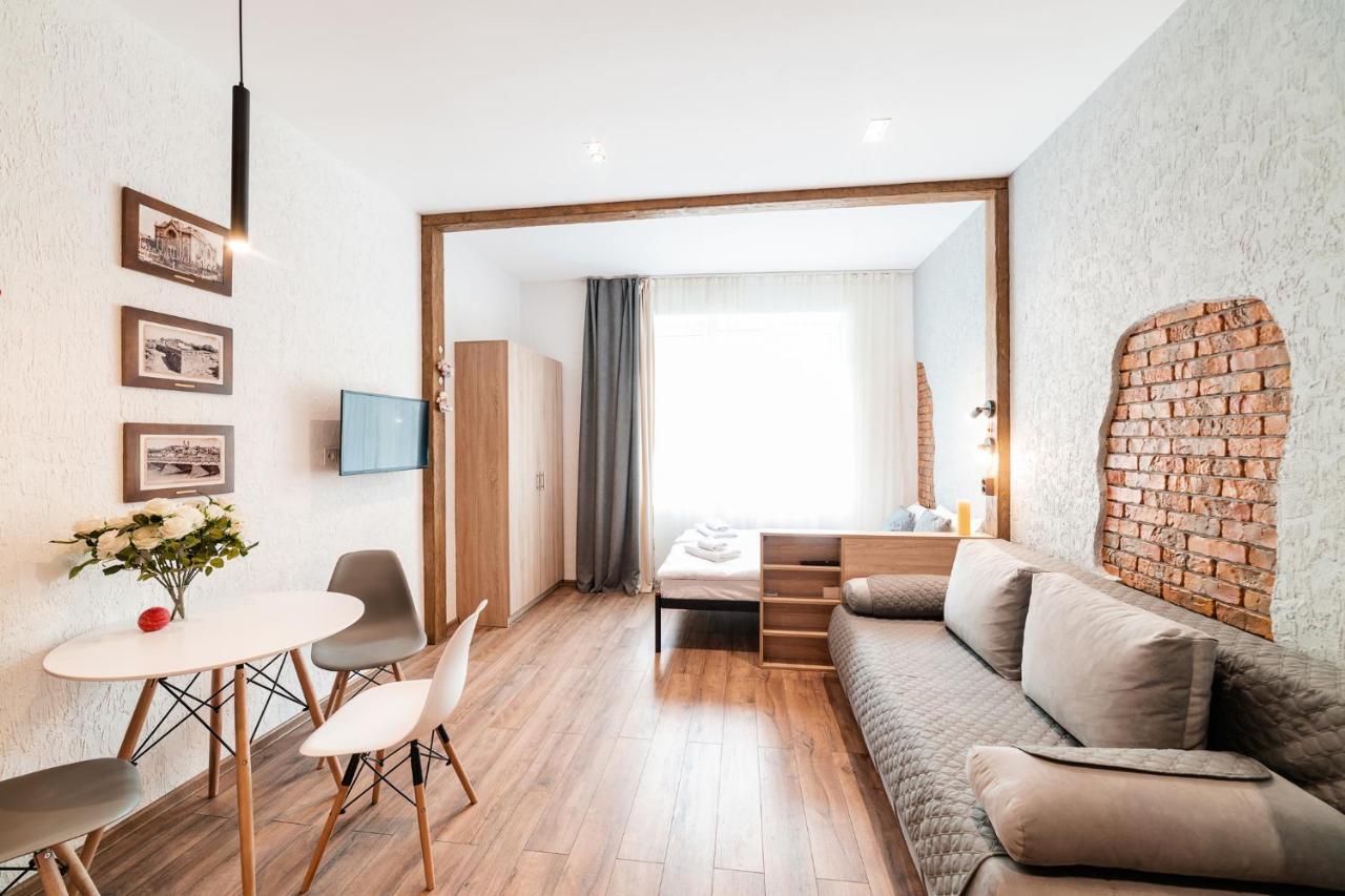 Ferienwohnung Затишні Смарт-Квартири В Історичному Центрі! Uschhorod Exterior foto