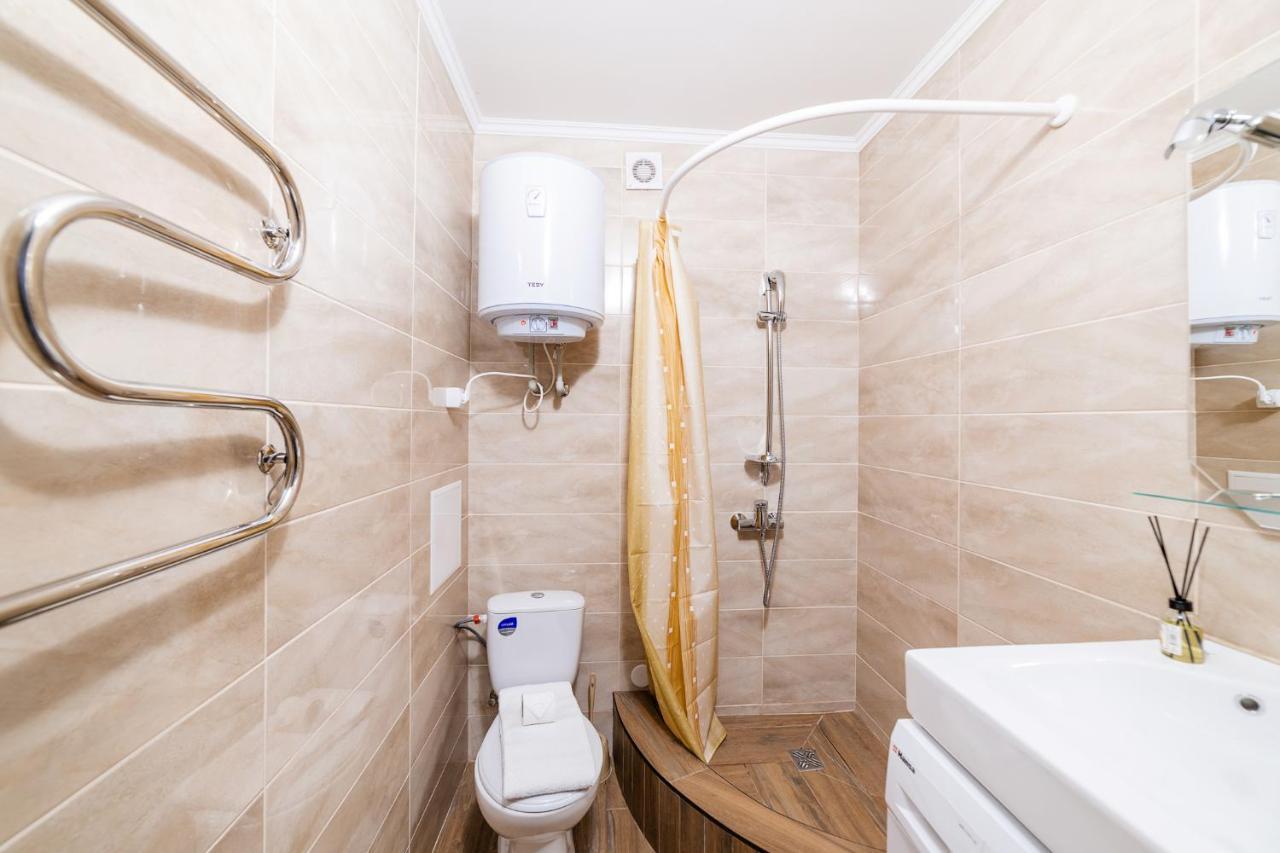 Ferienwohnung Затишні Смарт-Квартири В Історичному Центрі! Uschhorod Exterior foto